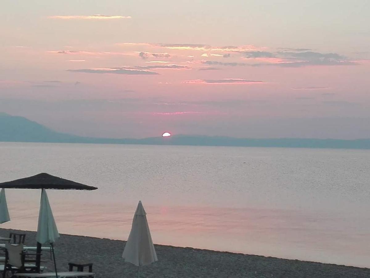 Prime Luxury Front Villa Nea Vrasna