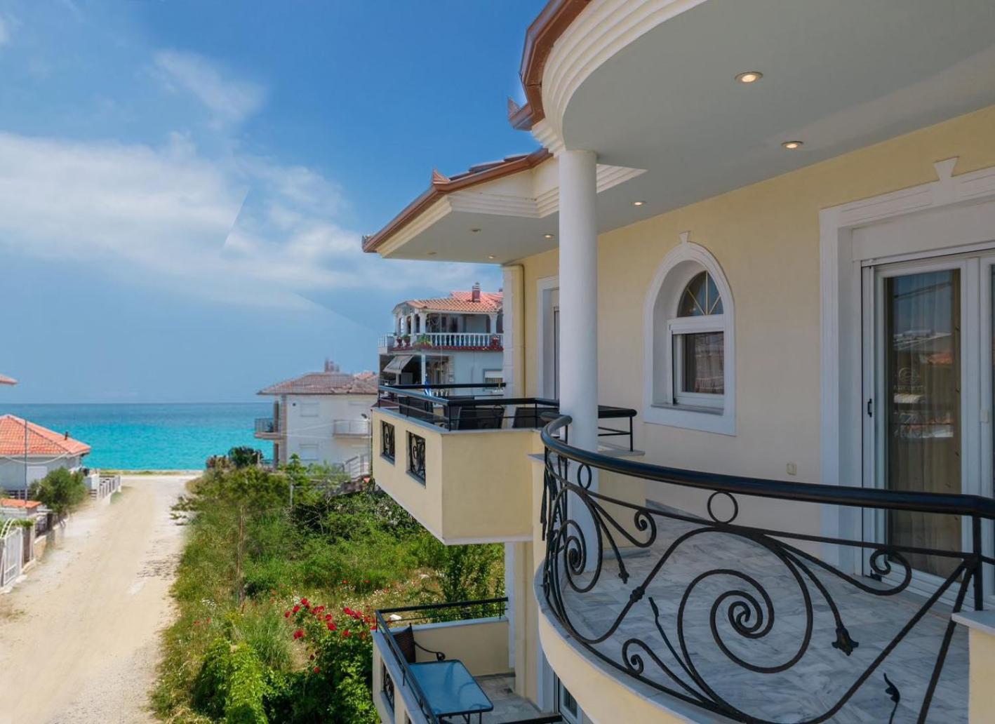 Prime Luxury Front Villa Nea Vrasna