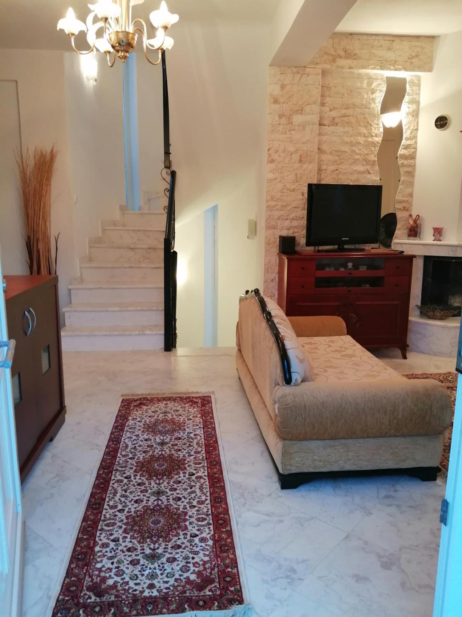Prime Luxury Front Villa Nea Vrasna