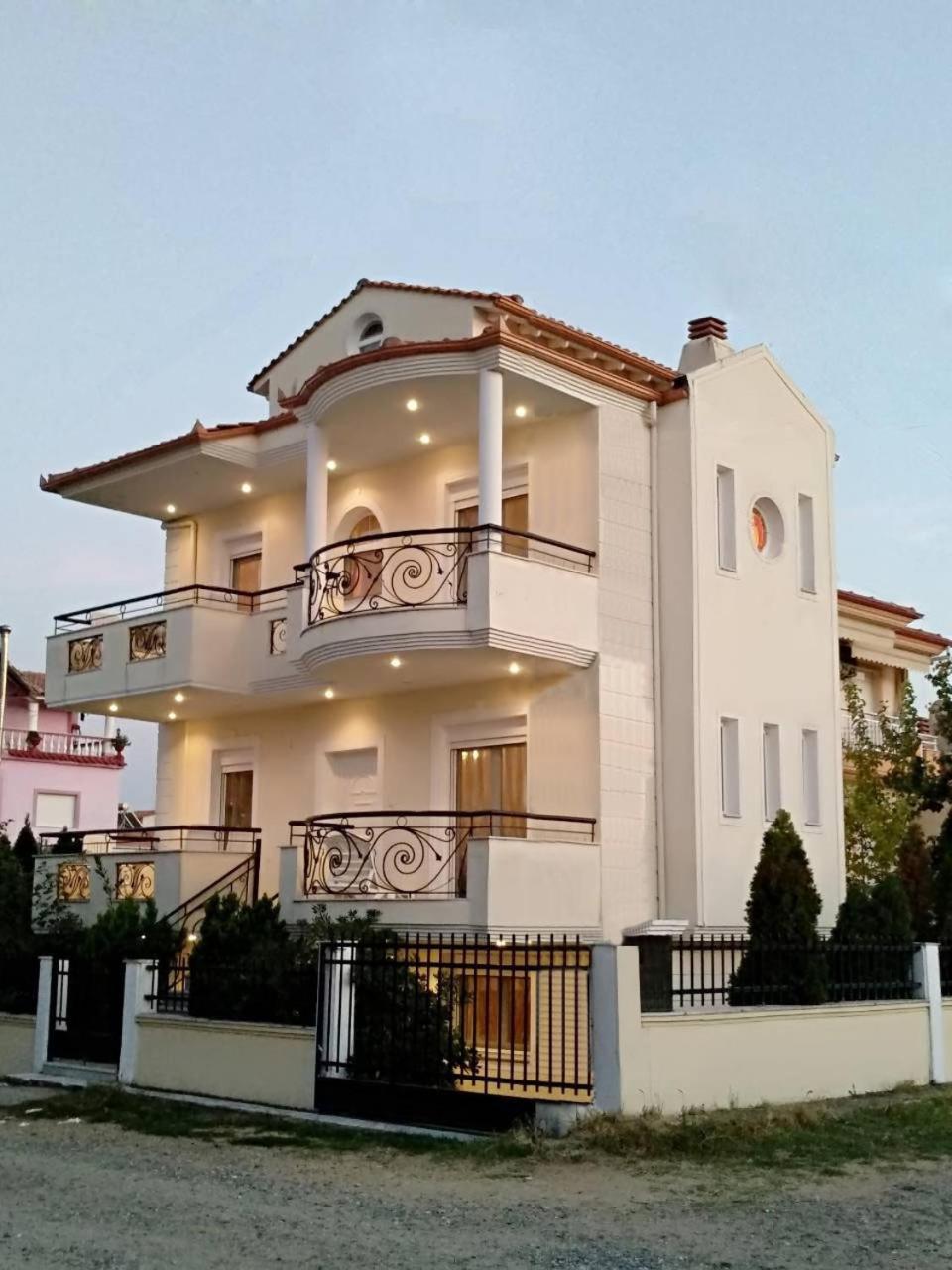 Prime Luxury Front * Nea Vrasna